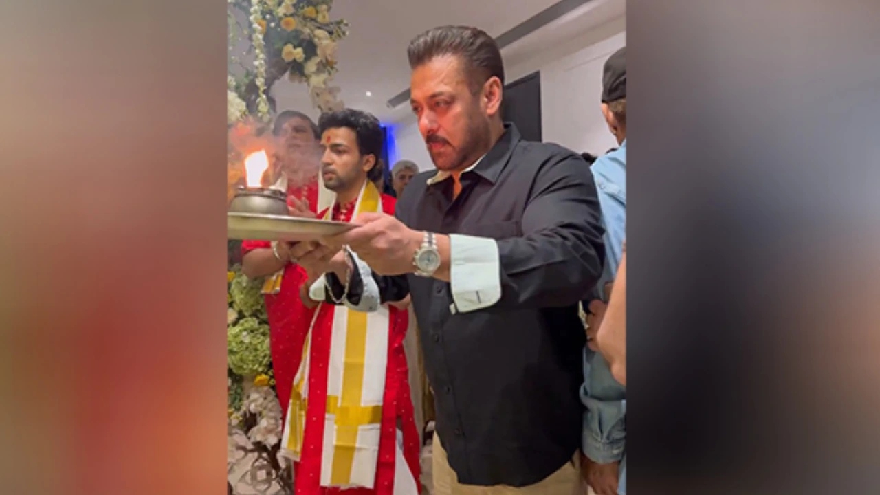 Salman Khan Performs Aarti
