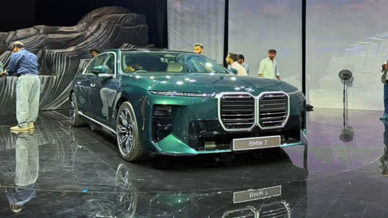 2026 BMW 7 Series facelift launched in India at ₹1.95 crore