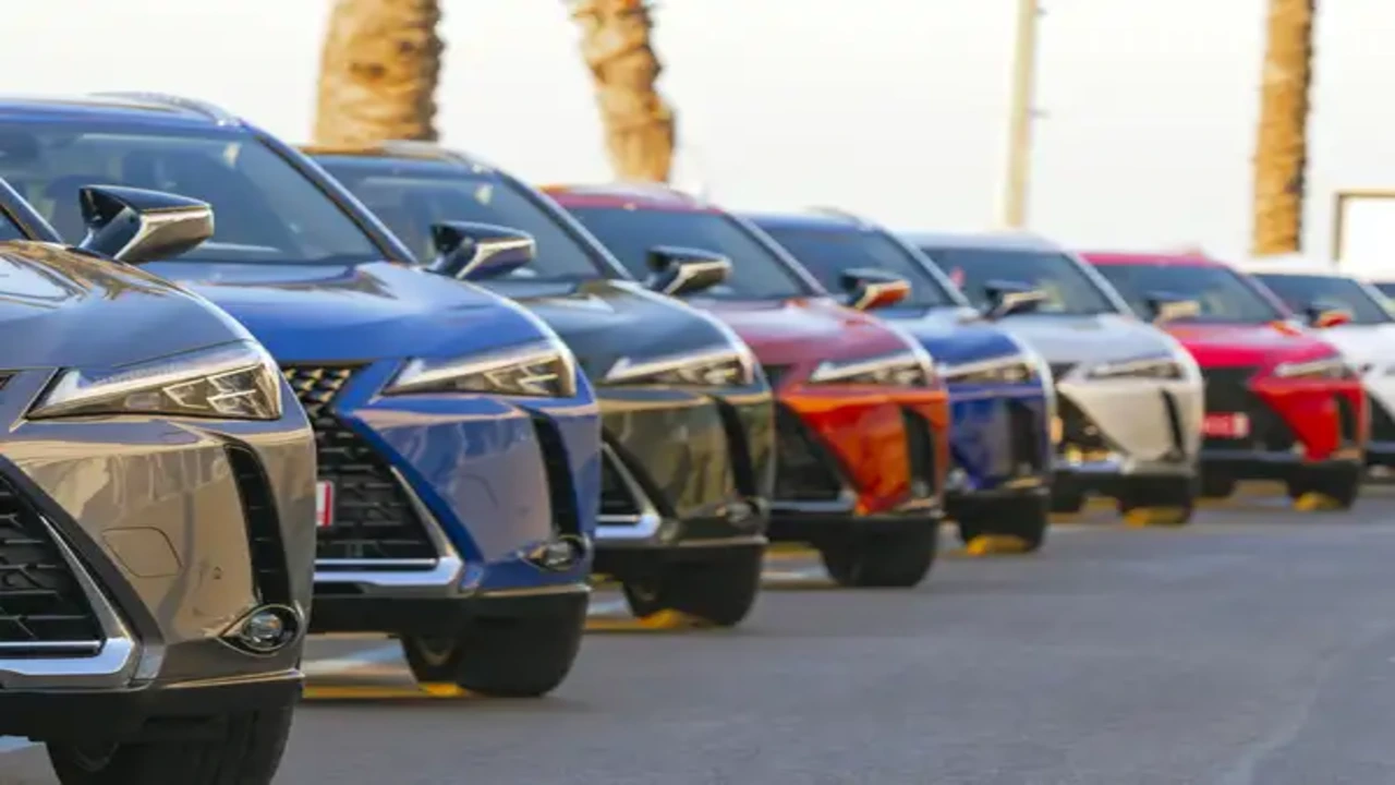 Indian auto sales festive demand and low dealer inventory in 2026