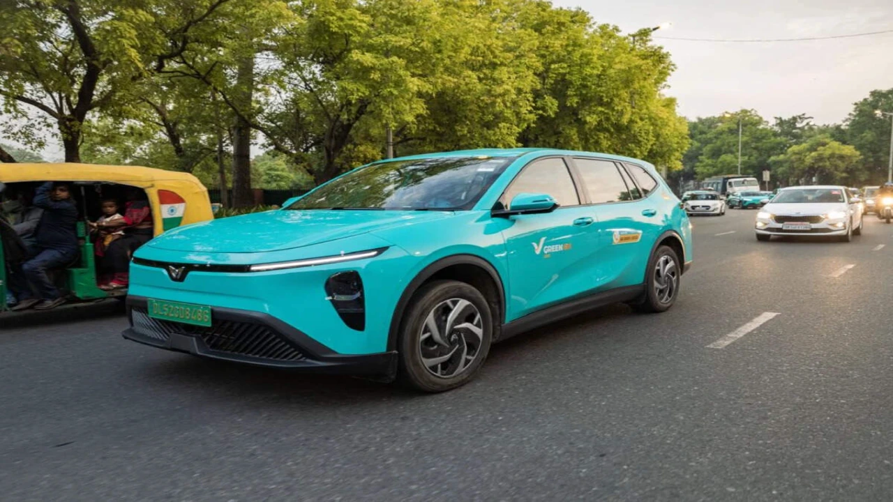 Green SM Electric Taxi भारत में Green SM Limo सेवा