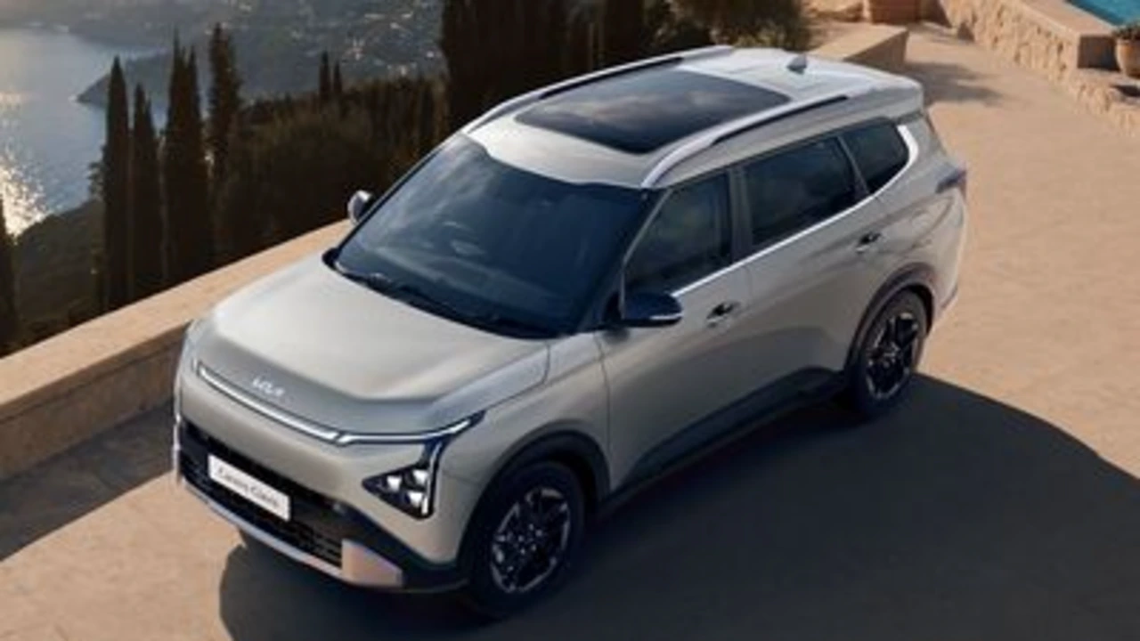 Kia Carens Clavis new automatic variants with turbo petrol DCT and diesel automatic
