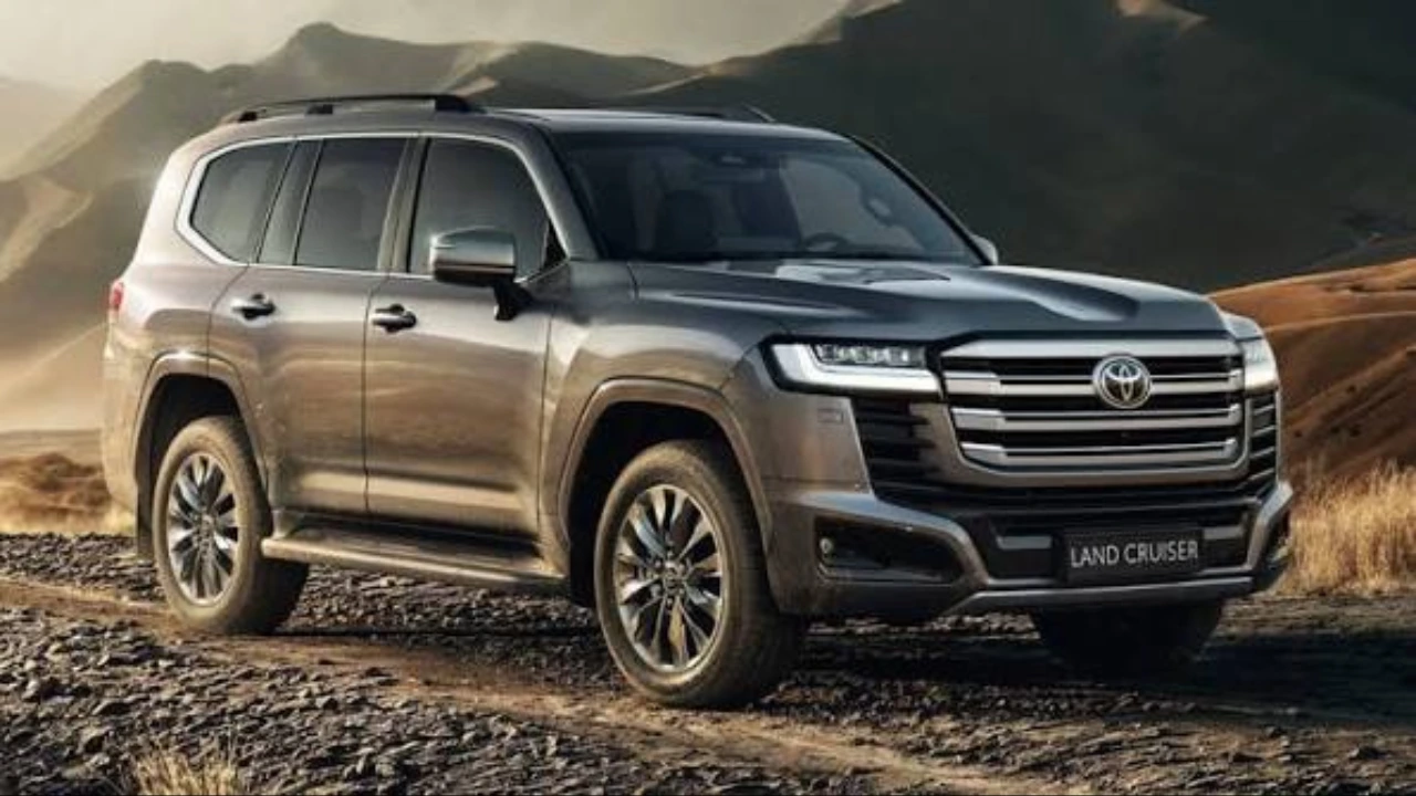 Toyota Land Cruiser 300 2027 Hybrid जापान में नए फीचर्स के साथ